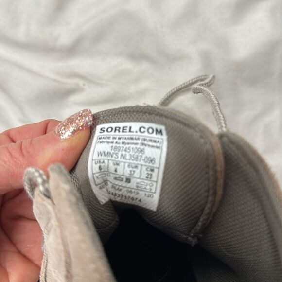 Sorel Out N About Plus Taupe Suede Duck Ankle Boots. Size 6. - Picture 12 of 12